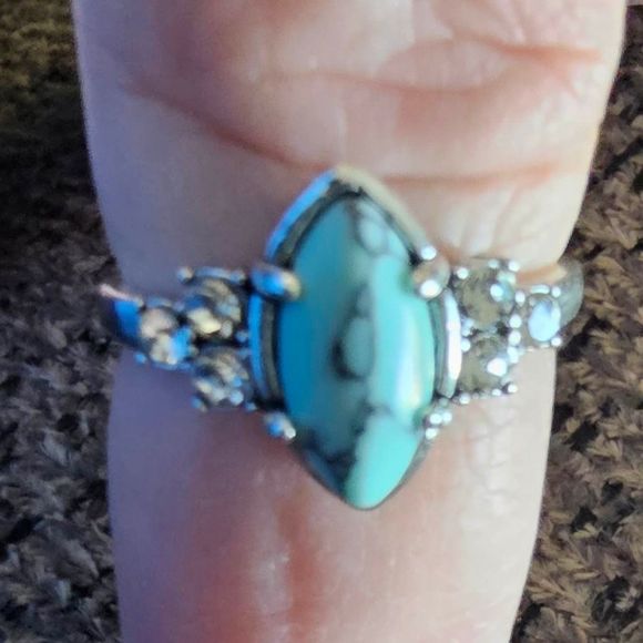 Ladies ring 3 piece turquoise. Size 10. - Picture 4 of 4